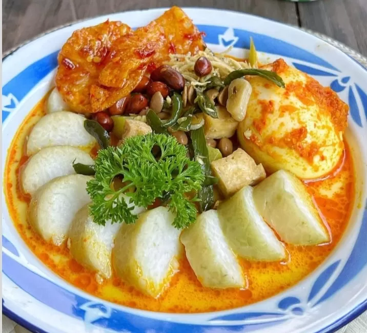 Lontong Medan Berikut Sejarah dan Asal Usulnya